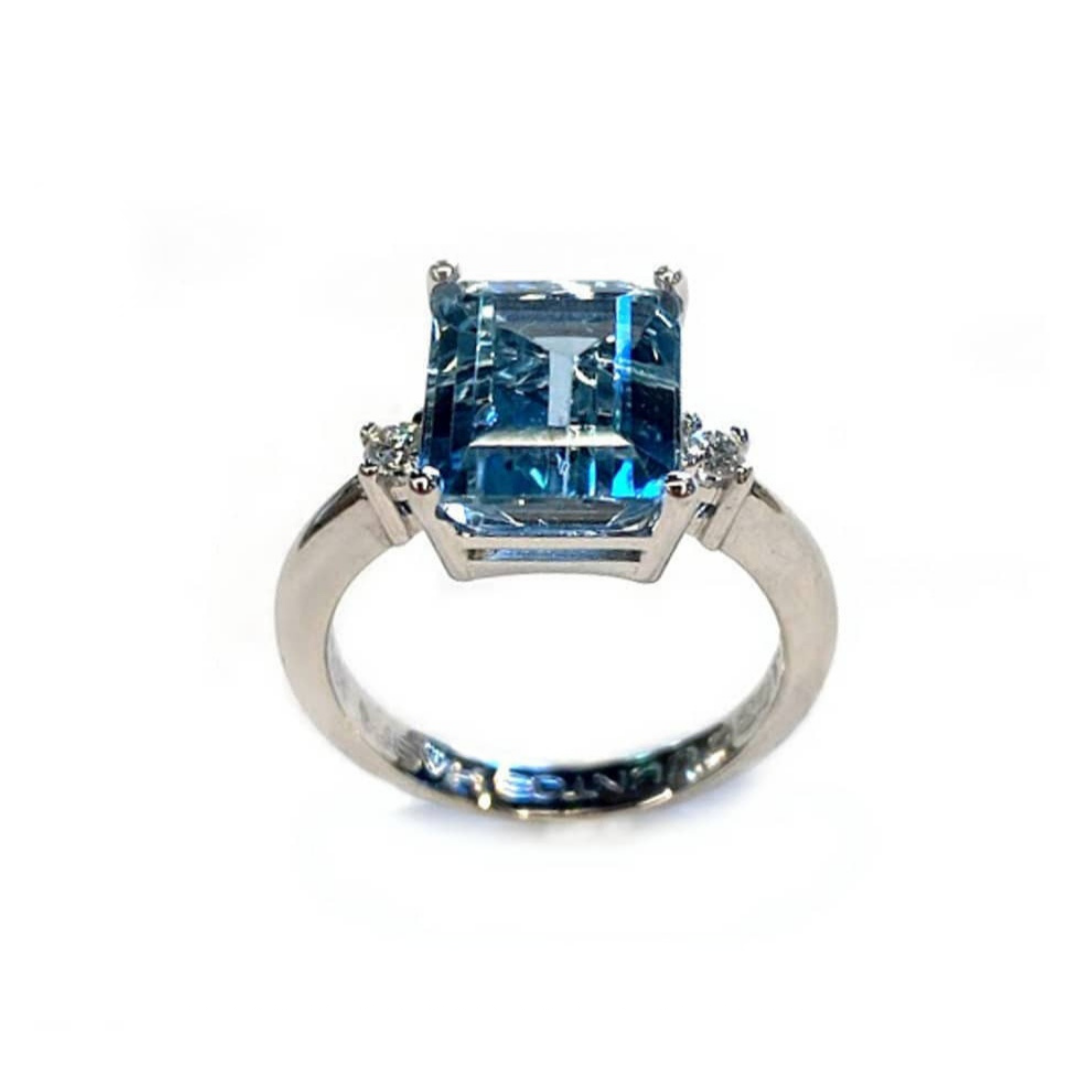 ANELL DE AIGUAMARINA I DIAMANTS
